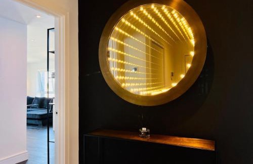 Southampton City Centre Apartment | Upscale Contemporary Apartment - River Views