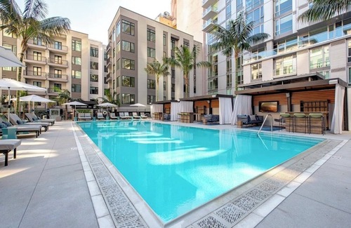 Vernon Condo | Upscale Downtown LA 1- Bedroom