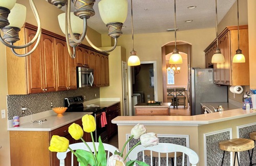 Bonita Springs Condo | Upscale gated community with a beautiful Floridan aesthetic!