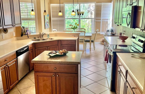 Bonita Springs Condo | Upscale gated community with a beautiful Floridan aesthetic!