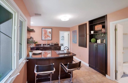 Greenbriar House | UPSCALE GUEST HOUSE IN THE HILLS