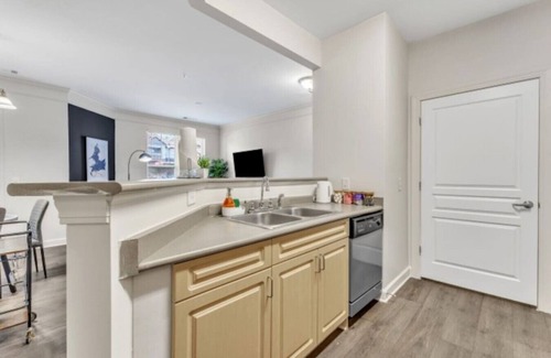 Southwest Raleigh Apartment | Upscale King 1BR Suite—Mins to Downtown Raleigh!