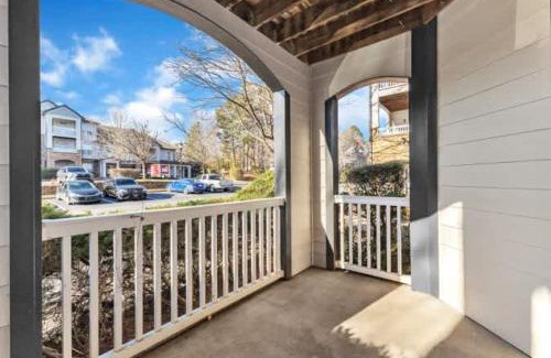 Southwest Raleigh Apartment | Upscale King 1BR Suite Mins to Downtown Raleigh