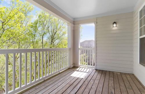 Cary Apartment | Upscale King 2BR Suite Mins to Downtown Raleigh!