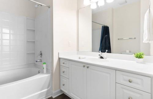 Cary Apartment | Upscale King 2BR Suite Mins to Downtown Raleigh!