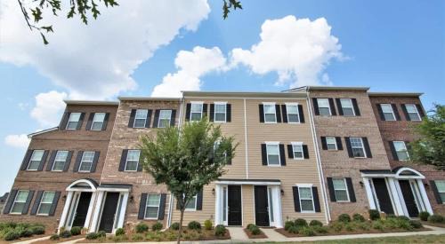 Pineville House | Upscale King 3BR Townhouse in Pineville