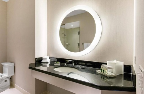 Streeterville Hotel | Upscale Living, Deluxe King, The Chicago Hotel Collection Magnificent Mile