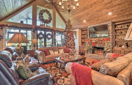Franklin House | Upscale Mountain Escape with View, 10 Mi to Dwtn!