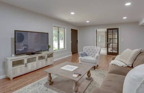Camas Apartment | Upscale neighborhood, 1200sqft apartment, fully fenced backyard