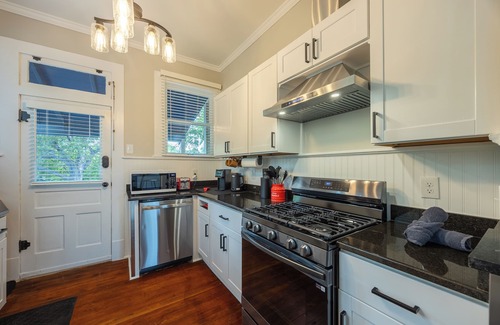 Arsenal Condo | Upscale, Quiet, and Relaxing King William Retreat