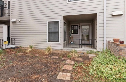 Cherry Creek Condo | Upscale remodel in walkable Cherry Creek