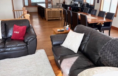 Silver Star Mountain House | Upscale Ski In/Out Duplex on The Ridge with Garage, Private Hot Tub, laundry