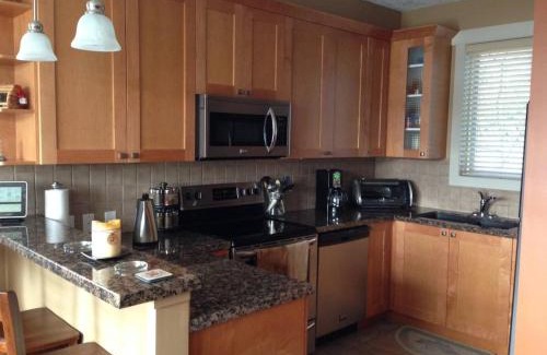Sooke House | Upscale Sooke Vacation Rental