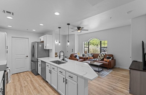 Campus Farm Condo | Upscale Southwest Style Condo Tucson
