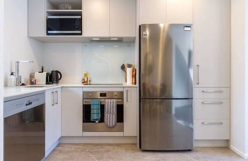 Christchurch City Centre House | Upscale Townhouse with Parking in Prime Location