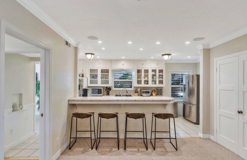 Bakersfield House | Upscale, tranquil, modern oasis: Amazing pool and spa