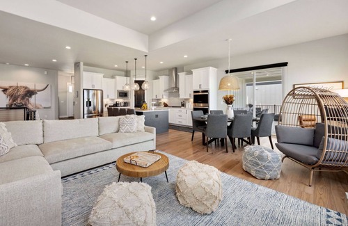 Centerra House | Upscale Waterfront Estate w/ Mtn Sunset Views!