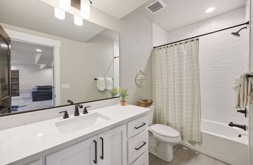 Centerra House | Upscale Waterfront Estate w/ Mtn Sunset Views!