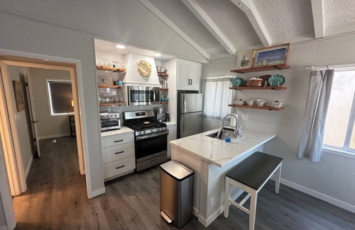 Corona del Mar House | Upstairs Beach Bungalow | Block to Beach