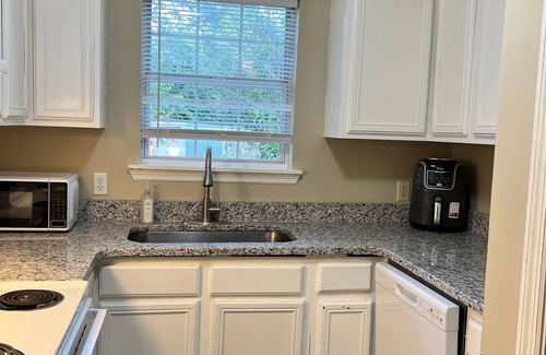 Valdosta Apartment | Upstairs Duplex Near VHS Stadium