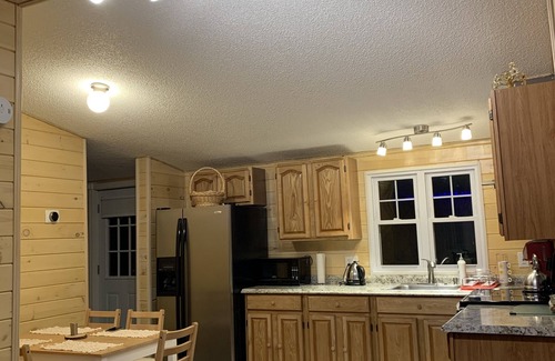 Oliverea House | Upstate getaway!Jacuzzi,pool table,Casino,Ski!