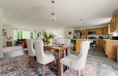 Sparrow Bush House | Upstate NY Escape ~ Game Ready ~ Delaware River