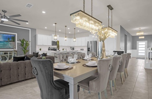 Four Corners House | Upstay: 10BR Family Retreat w Pool Hot Tub & Games