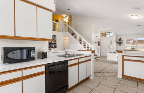 Chatham Park House | Upstay 3BR Family-friendly Stylish Retreat w Patio