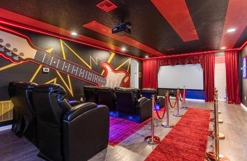Kissimmee House | Upstay-Mansion w Spa-Pool-Cinema-Games - Sleeps 36