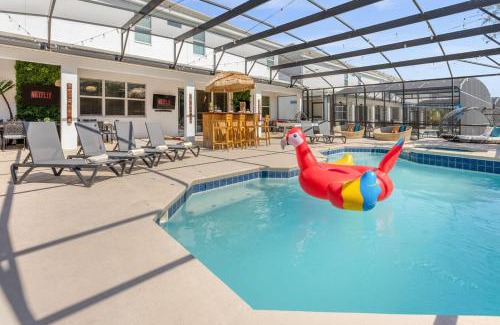 Kissimmee House | Upstay-Mansion w Spa-Pool-Cinema-Games - Sleeps 36