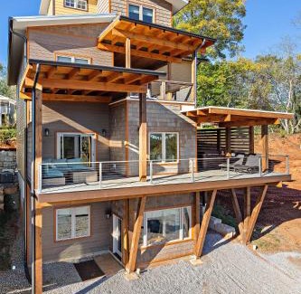 Asheville House | Upstream Bachelorette