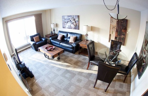 Connaught Condo | Uptown 1D01- 1 Bedroom + Den - Calgary, Alberta