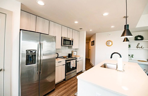 Charlotte Center City Apartment | Uptown Fully Furnished 2BR Apartment by RedAwning