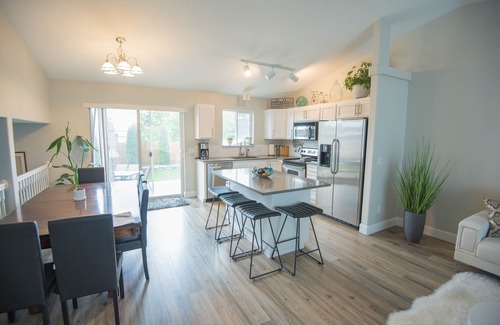 Coeur d'Alene House | 'Uptown Modern' in the beautiful Lake City awaits your arrival!