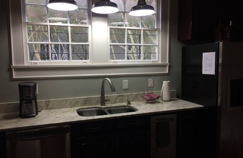 Carrollton Apartment | UPTOWN NEAR AUDUBON PARK/ST. CHARLES AV. OSCHNER