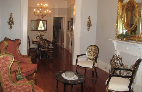 Carrollton Apartment | UPTOWN NEW ORLEANS NEAR PARK, UNIVERSITIES, ST. CHARLES AV.n400 MILLAUDON ST.