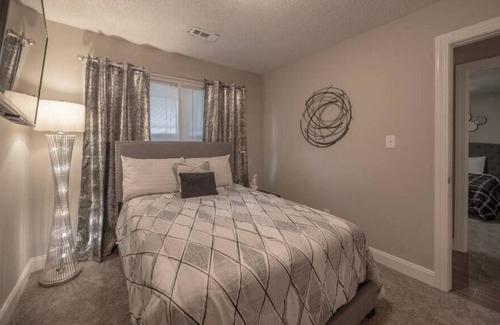 Greenville Apartment | Uptown Renaissance Crosswalk
