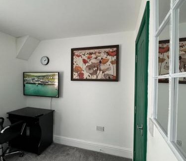 Failsworth Bed & Breakfast | UR PLACE