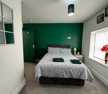 Failsworth Bed & Breakfast | UR PLACE