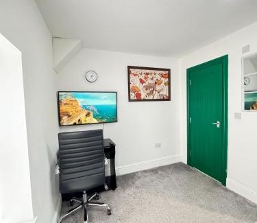 Failsworth Bed & Breakfast | UR PLACE