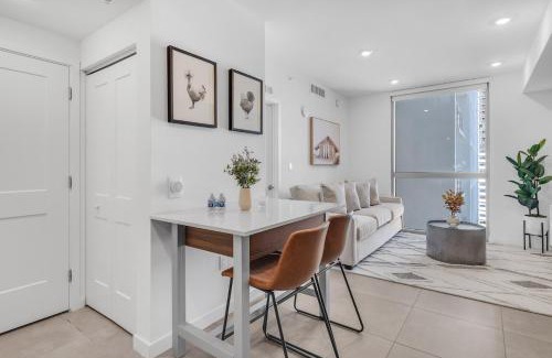 Overtown Apartment | Urban 1 Bed Oasis Near Brickell With Free Parking