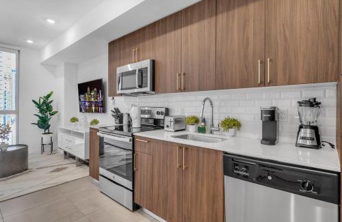 Overtown Apartment | Urban 1 Bed Oasis Near Brickell With Free Parking