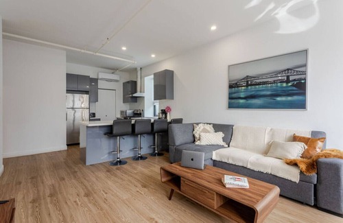 Downtown Montreal Apartment | Urban 1BDR Apartment on Bishop -MTL Live Spot