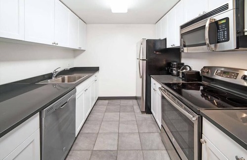 Hoboken Apartment | Urban 1BR | Work Remote | Desk + WiFi | Hoboken near PATH