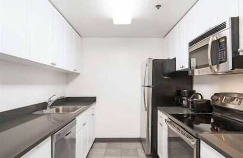 Hoboken Apartment | Urban 1BR | Work Remote | Desk + WiFi | Hoboken near PATH