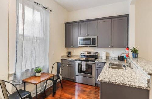 Seventh Ward House | Urban 3 bedroom Local Art Filled Frenchman Oasis
