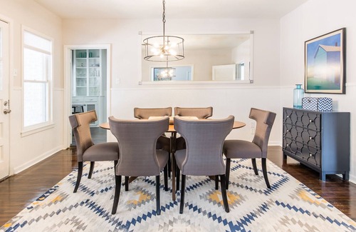 West Meadowbrook House | Urban Bungalow - 10 Min. to Downton!