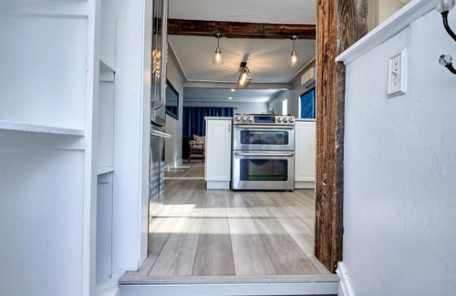 Speer House | Urban Bungalow 3 bedrooms King Bed-8 guests