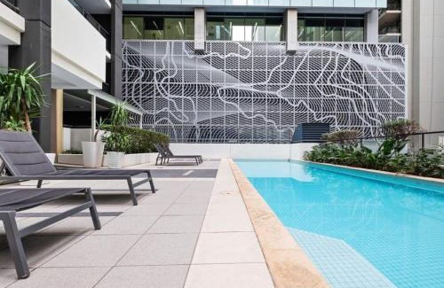 Brisbane Central Business District Apartment | Urban CBD Elegance with River&Botanic Garden Views