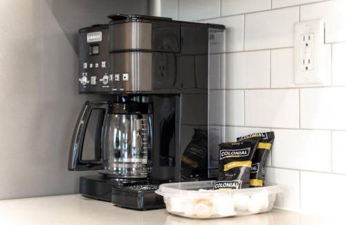 South Nashville Apartment | Urban-Chic Condo 1mi to New SC Stadium!